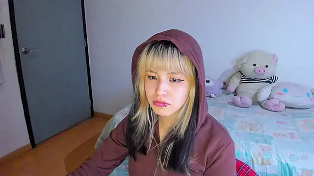 Akane-Mou online show from 12.06.24