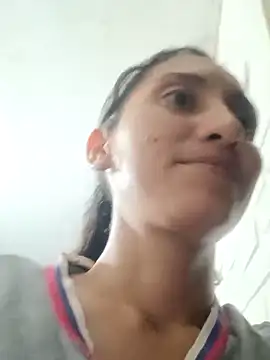 Snapshot of valeriaswang_Lucas chatting on 09.17.25 valeriaswang Lucas online show from 09.17.25