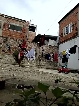 Snapshot of valeriaswang_Lucas chatting on 10.08.25 valeriaswang Lucas online show from 10.08.25