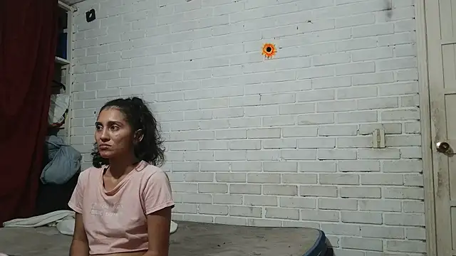 Snapshot of valeriaswang_Lucas chatting on 11.29.25 valeriaswang Lucas online show from 11.29.25