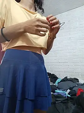 Snapshot of valeriaswang_Lucas chatting on 12.21.25 valeriaswang Lucas online show from 12.21.25