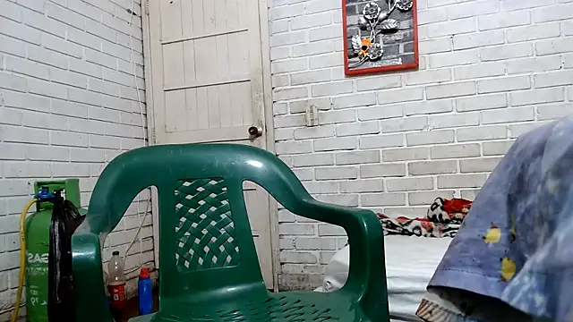 Snapshot of valeriaswang_Lucas chatting on 02.21.26 valeriaswang Lucas online show from 02.21.26