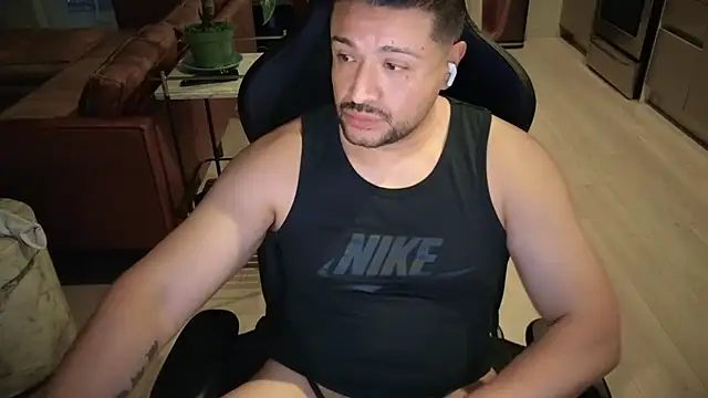 HungandThickLatin online show from 10.11.25