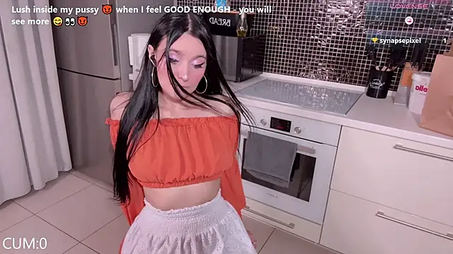 Snapshot of ariel_aspen chatting on 10.05.25 ariel aspen online show from 10.05.25