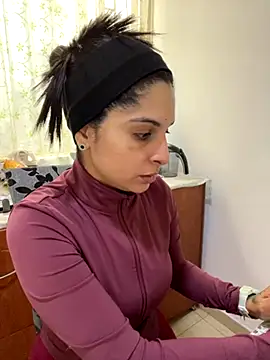 charlotte stevenss  online show from 11.12.25