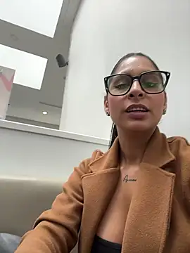 Snapshot of charlotte_stevenss_ chatting on 05.20.26 charlotte stevenss online show from 05.20.26