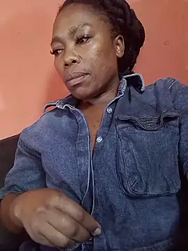 Snapshot of BELINDAXXXXX chatting on 04.27.26 BELINDAXXXXX online show from 04.27.26