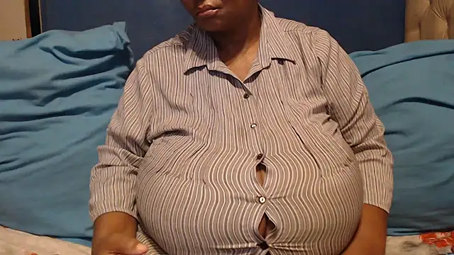 CUTEFIRMMELONSS online show from 02.10.26