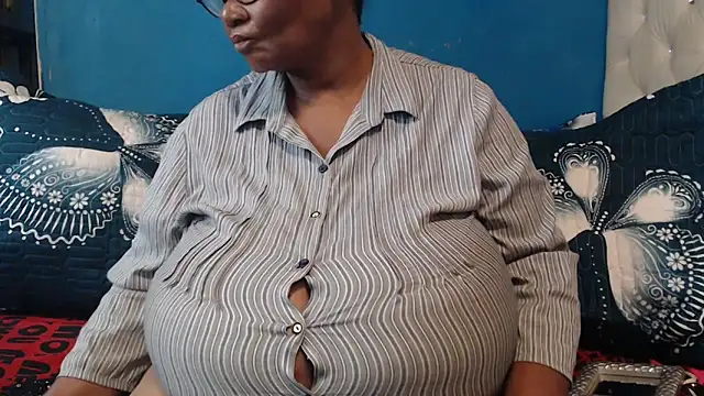 CUTEFIRMMELONSS online show from 02.24.26