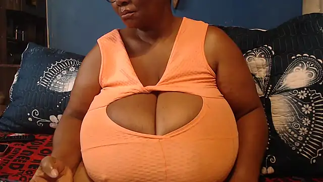 CUTEFIRMMELONSS online show from 02.26.26