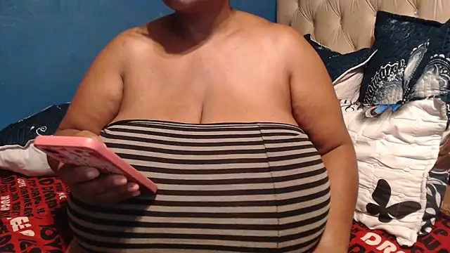 CUTEFIRMMELONSS online show from 03.04.26