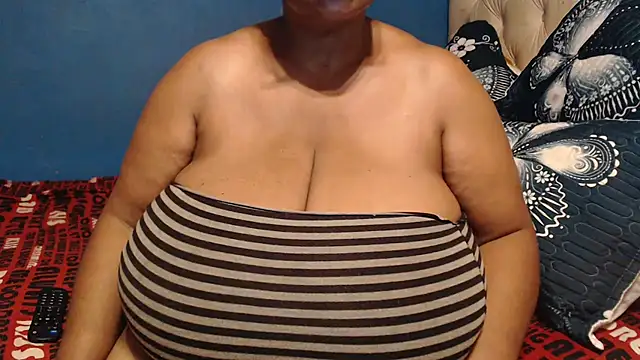 CUTEFIRMMELONSS online show from 03.06.26