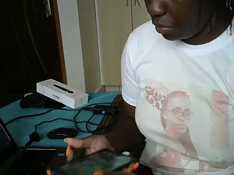 Snapshot of sexydarl chatting on 01.06.25 sexydarl online show from 01.06.25