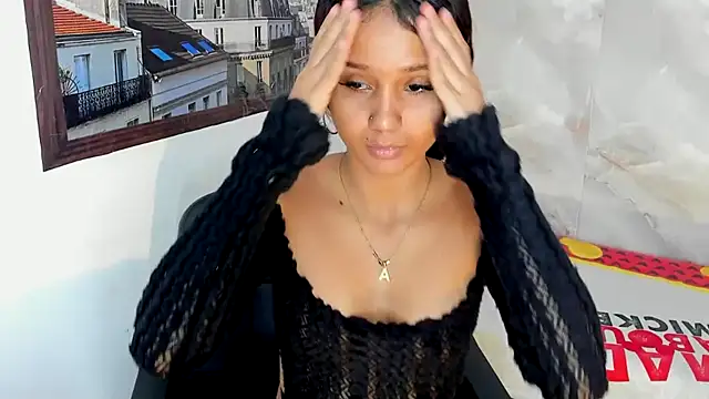 Snapshot of MarianaManzur chatting on 04.06.26 MarianaManzur online show from 04.06.26