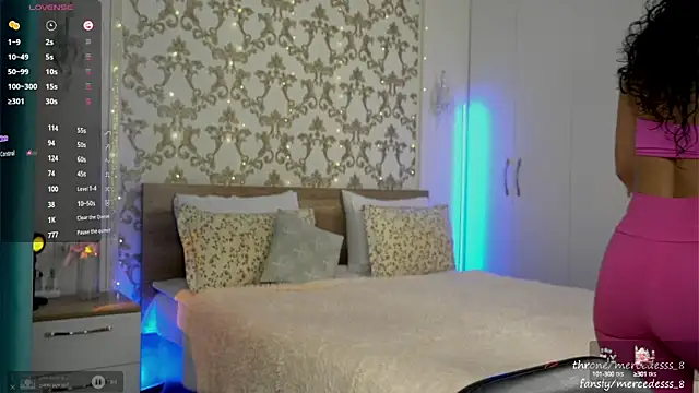 Snapshot of merca_8 chatting on 12.18.24 merca 8 online show from 12.18.24