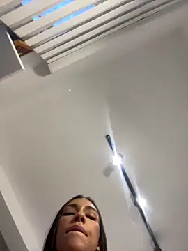 Snapshot of EllaSanz_ chatting on 01.08.25 EllaSanz online show from 01.08.25