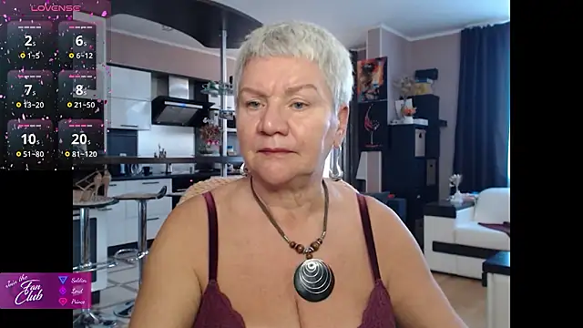 Snapshot of roxana_brooks chatting on 02.15.26 roxana brooks online show from 02.15.26