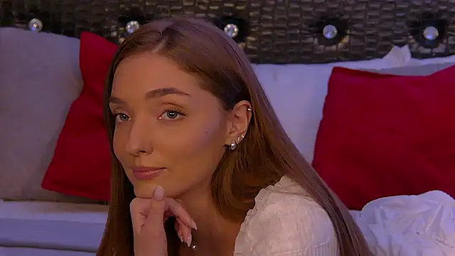 VirginieCruz online show from 02.28.25