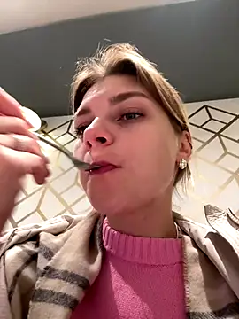 ValenciaShock online show from 10.18.25