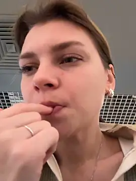 ValenciaShock online show from 11.19.25