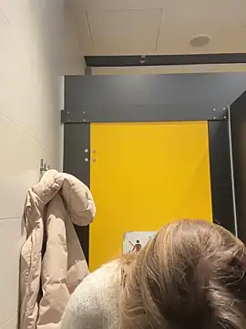 Snapshot of ValenciaShock chatting on 02.01.26 ValenciaShock online show from 02.01.26