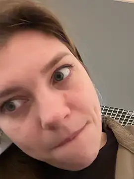 Snapshot of ValenciaShock chatting on 02.06.26 ValenciaShock online show from 02.06.26