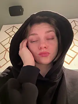 Snapshot of ValenciaShock chatting on 02.21.26 ValenciaShock online show from 02.21.26