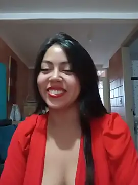 Snapshot of leah_passion chatting on 05.27.26 leah passion online show from 05.27.26