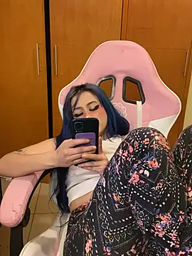 Lucygothic online show from 01.29.25