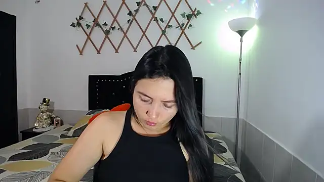 Snapshot of naughty_girl_4u chatting on 02.18.26 naughty girl 4u online show from 02.18.26