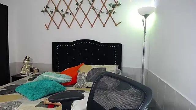 Snapshot of naughty_girl_4u chatting on 02.22.26 naughty girl 4u online show from 02.22.26