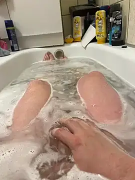 Snapshot of David19932908 chatting on 03.12.25 David19932908 online show from 03.12.25