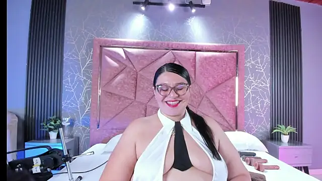 Snapshot of Amanda-Cruz chatting on 03.28.26 Amanda-Cruz online show from 03.28.26