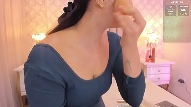 Pia Johnson  online show from 03.20.26