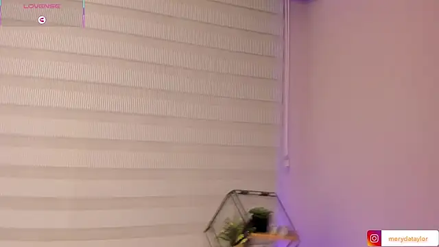 MERIDA TAYLOR online show from 02.10.25