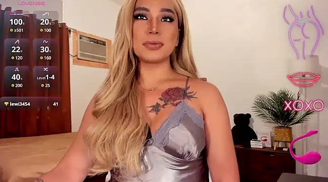 Lustrous Nathalie online show from 12.20.24