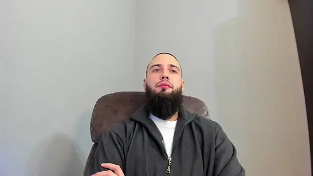 A              online show from 02.06.25