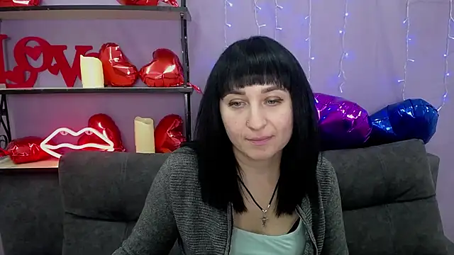 NinaFlawlees online show from 02.28.25