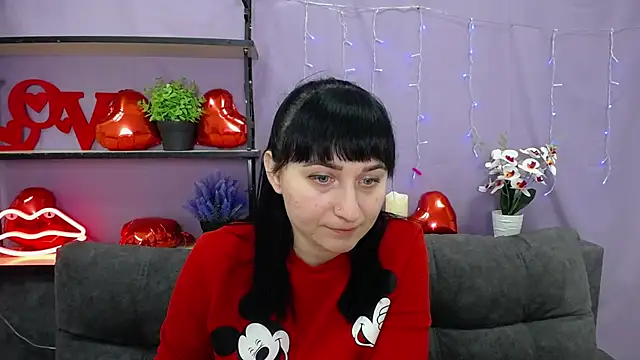 NinaFlawlees online show from 03.05.25