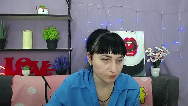 NinaFlawlees online show from 03.12.25