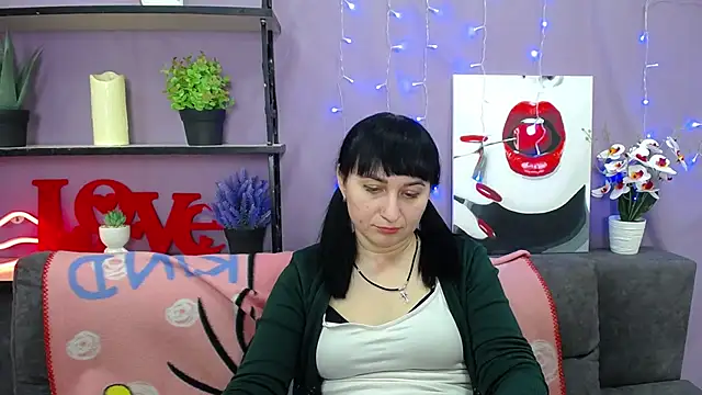 NinaFlawlees online show from 03.14.25