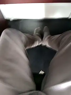 Snapshot of robinsan1010 chatting on 03.11.25 robinsan1010 online show from 03.11.25