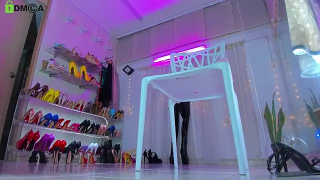 kendrarioss online show from 10.24.25