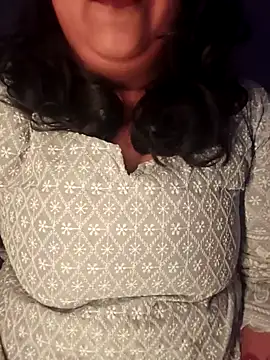 Snapshot of sassy_horny chatting on 12.29.24 sassy horny online show from 12.29.24