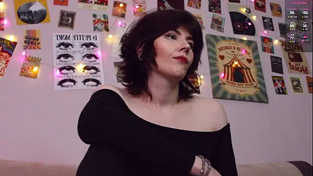 Snapshot of Luna_Blake chatting on 03.18.26 Luna Blake online show from 03.18.26