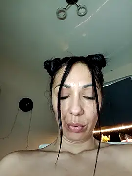 Snapshot of LeticiaWoods chatting on 03.17.25 LeticiaWoods online show from 03.17.25