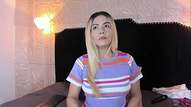 JennyRouse01 online show from 09.18.25