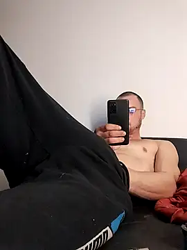 Snapshot of kgltintan chatting on 12.19.24 kgltintan online show from 12.19.24