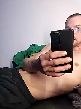 Snapshot of kgltintan chatting on 12.21.24 kgltintan online show from 12.21.24