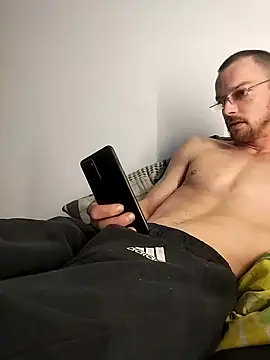 Snapshot of kgltintan chatting on 12.26.24 kgltintan online show from 12.26.24